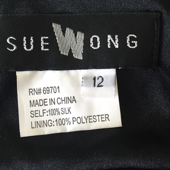 Dress - Picture 7 of 7